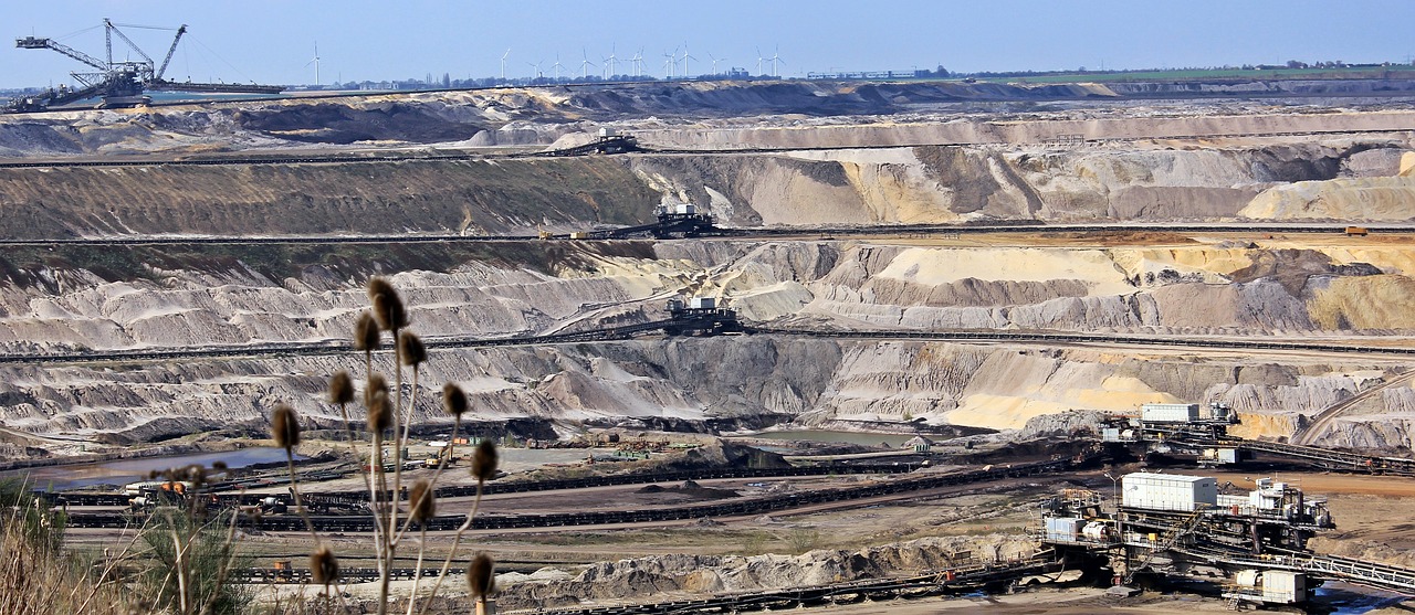 open-pit-mining-1327173_1280.jpg